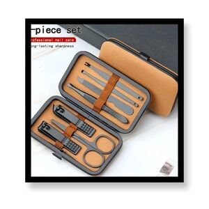 (New in package) Men’s 7 pc Brown and Black Nail Care Set